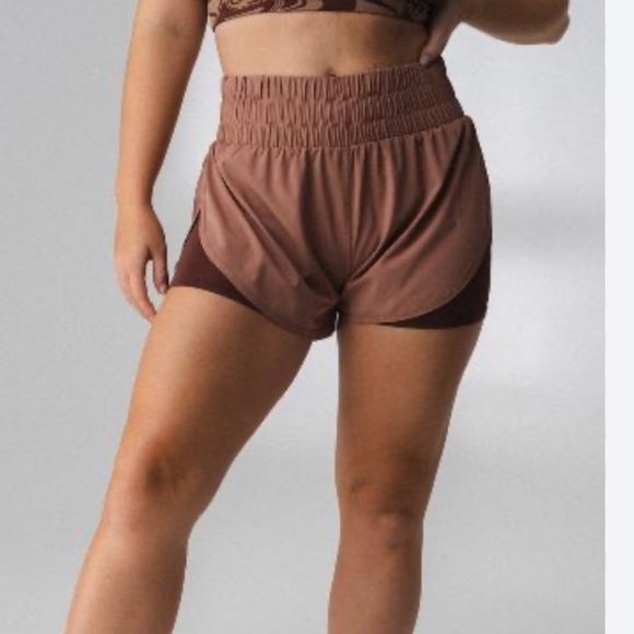 Balance Athletica The Vista Short - Picture 2 of 7